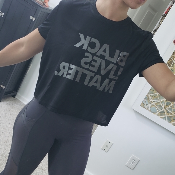 🚫SOLD🚫 NEW, BLACK LIVES MATTER crop top - Picture 5 of 8